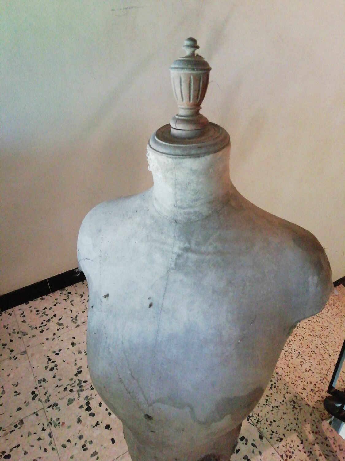 Sewing mannequin bust