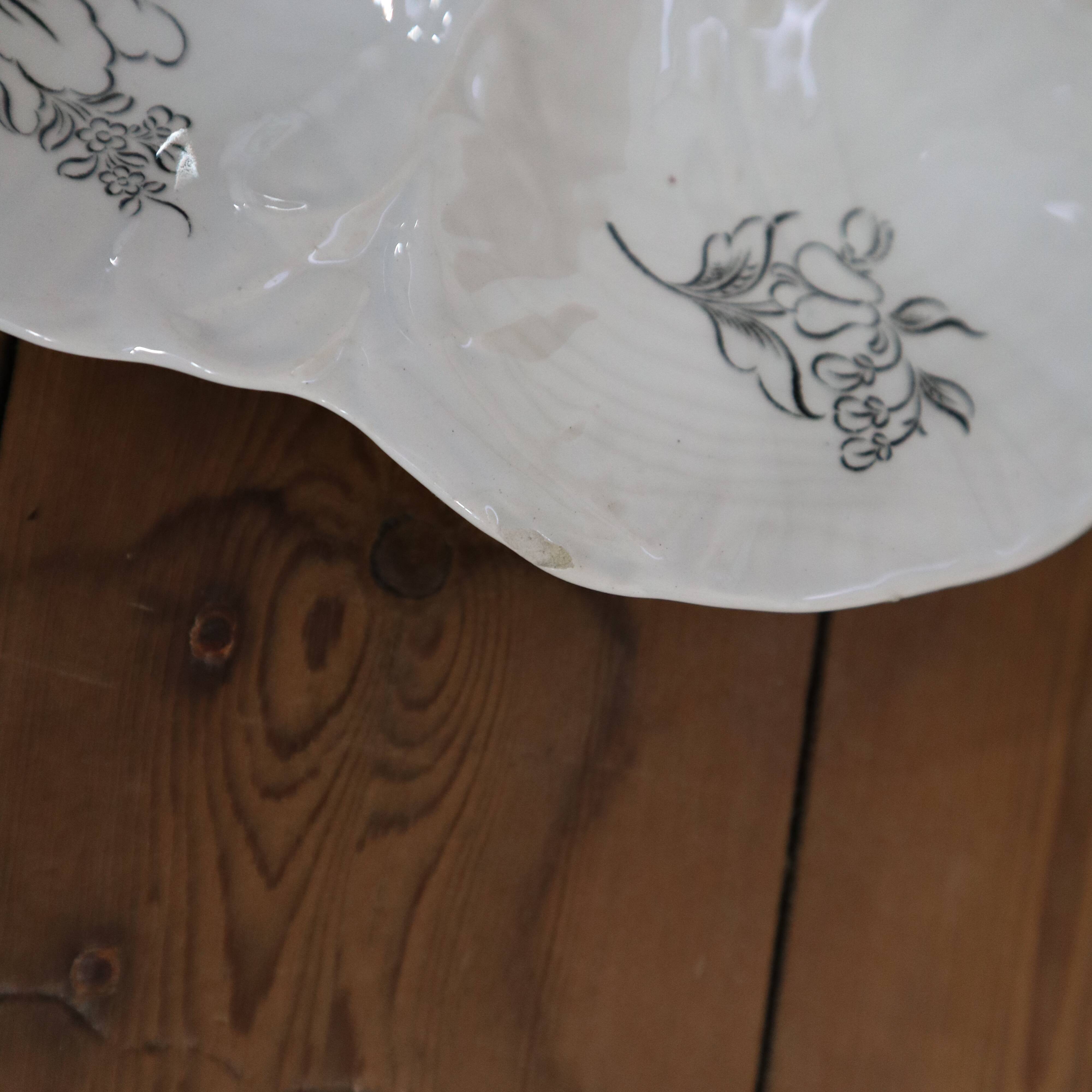 9 Oyster plates with black floral decoration KetG Luneville year 1940