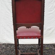 Huit chaises en skaï