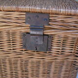 Wicker rattan trunk lined