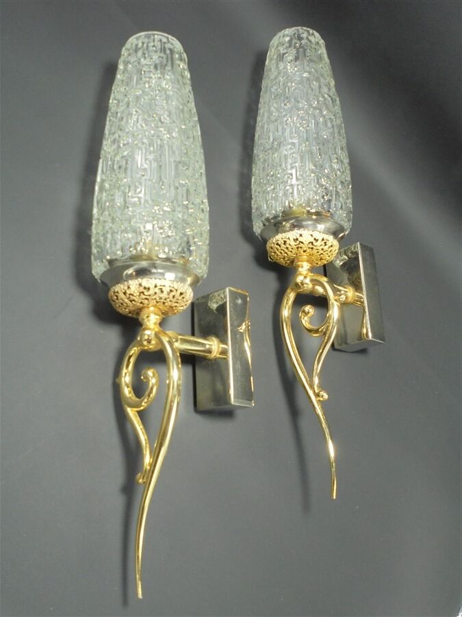Pair of wall sconces