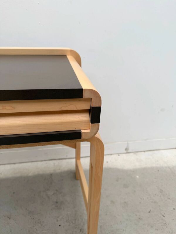 Bureau en bois massif et formica