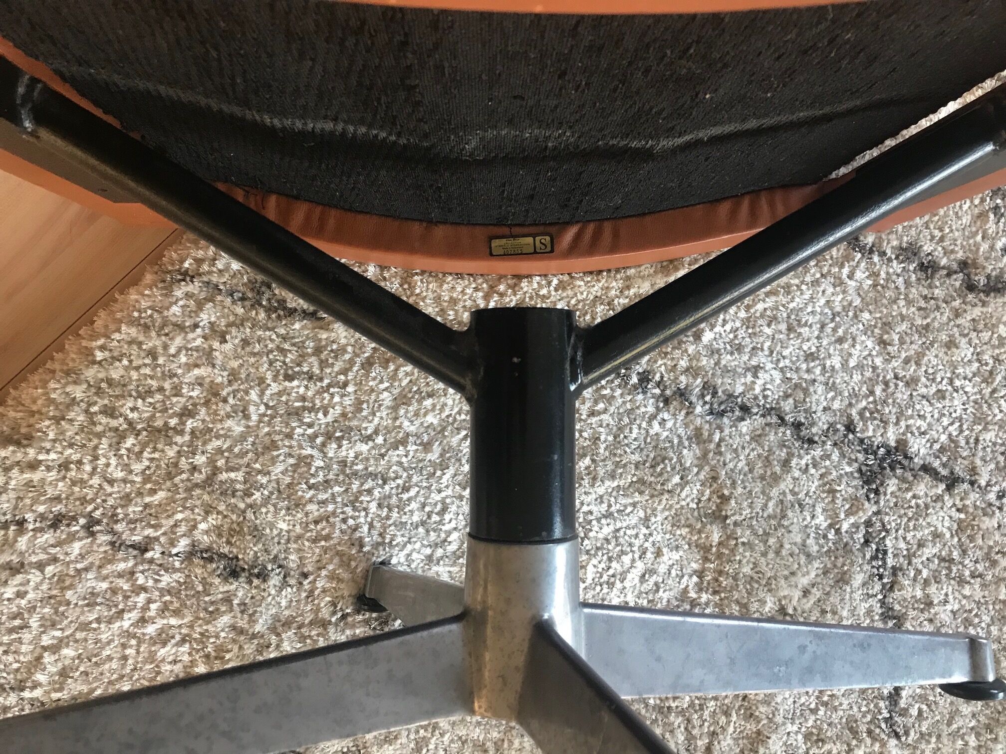 Ottoman model " King" in brown whiskey leather by Roger Vandenbeuck for Strassle , SWITZERLAND