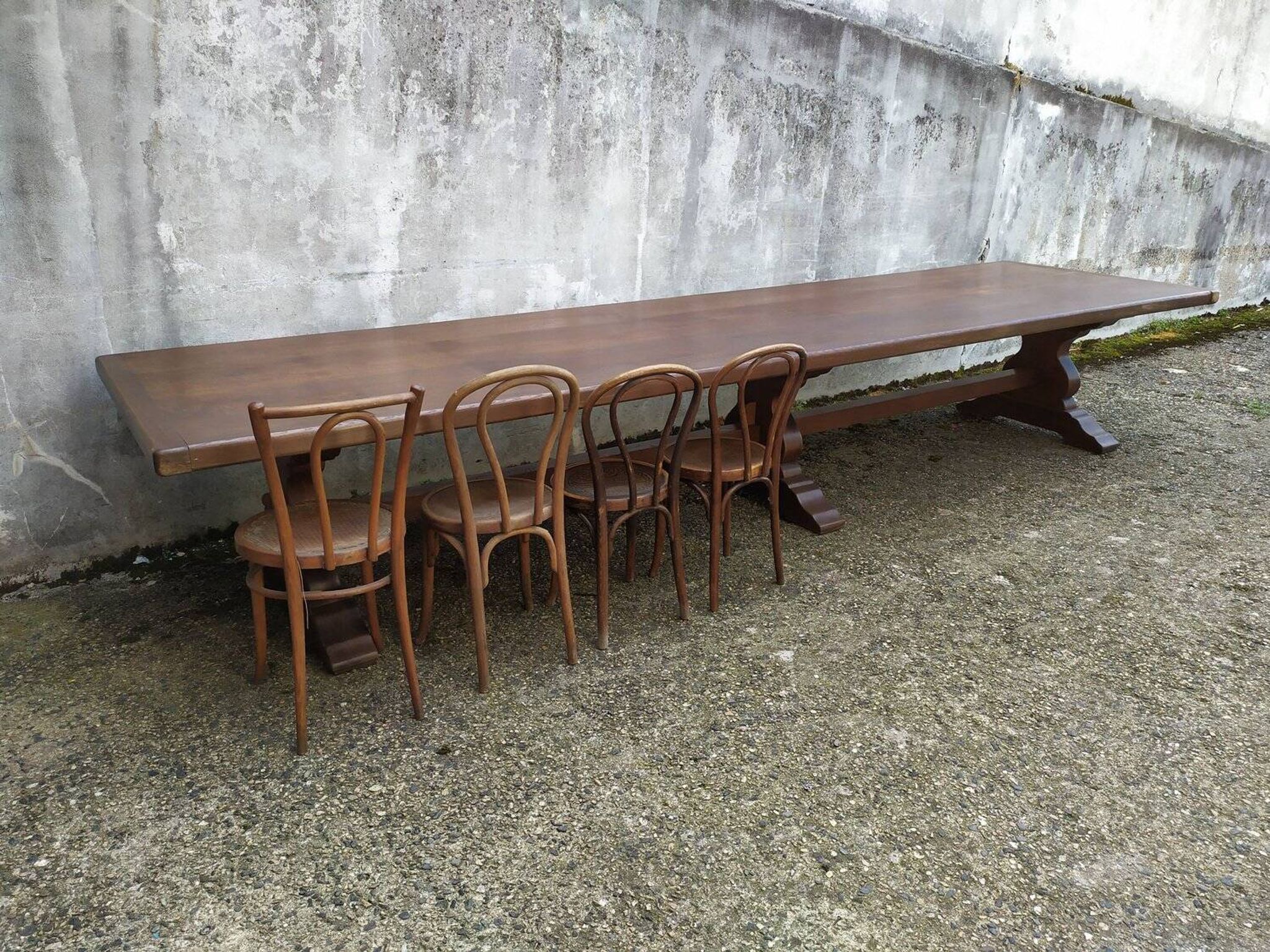 Table de conférence monastère chêne