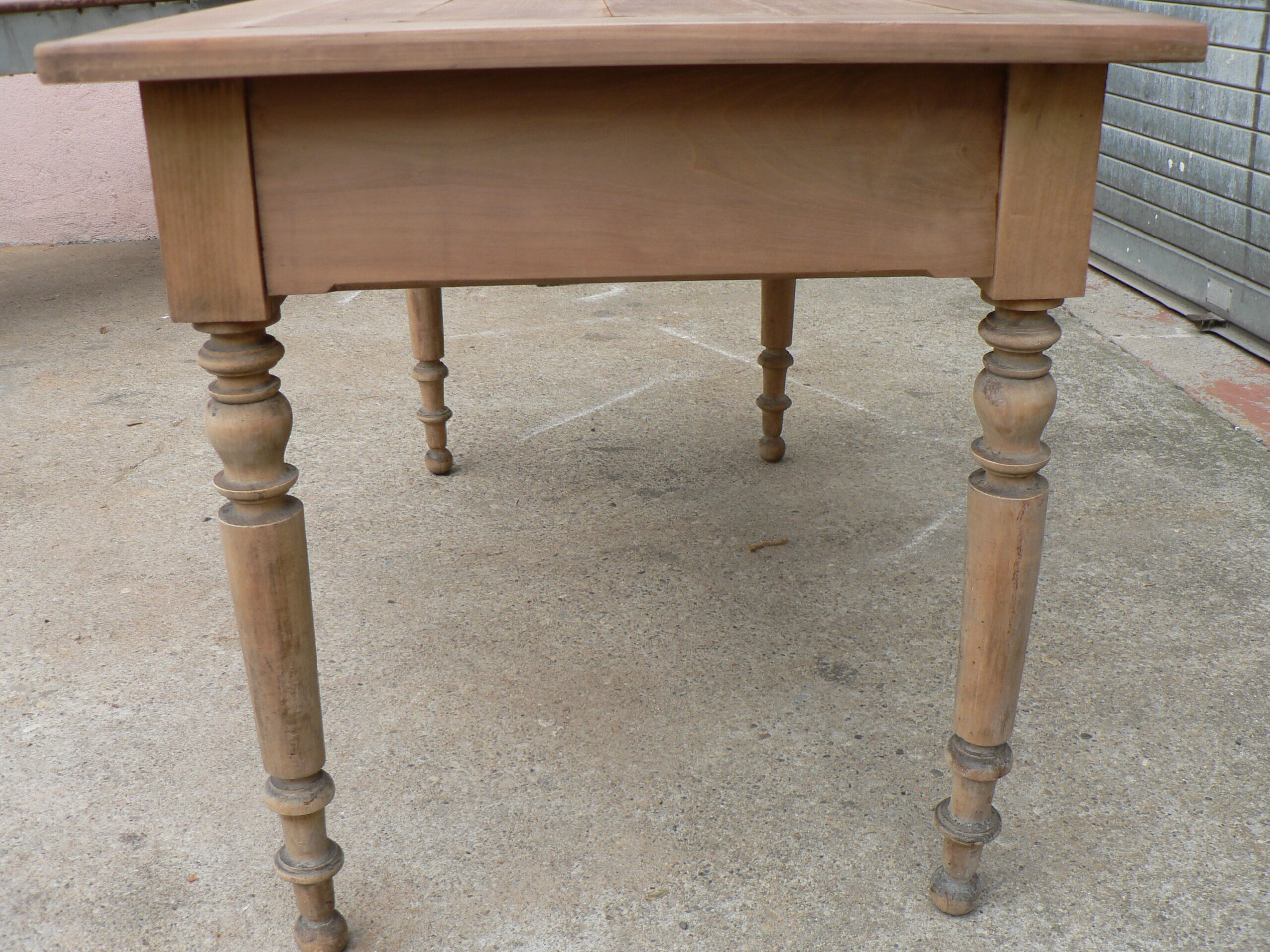 Table de ferme cuisine décapé 131cm