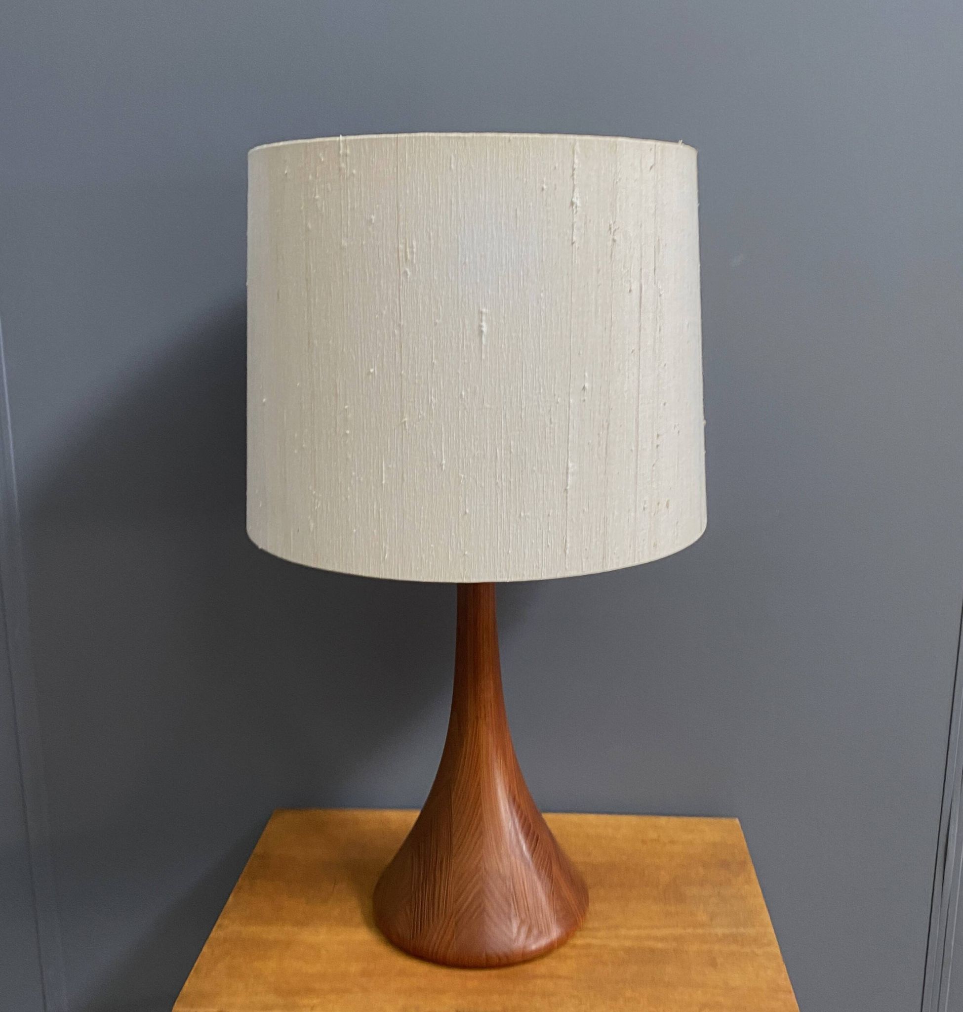 Lampe de table en teck par Domus modèle 7442, années 1970