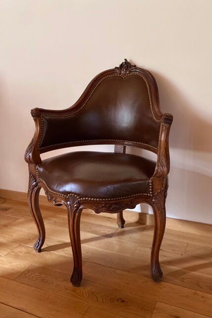 Late 19th century Louis XV-style office chair