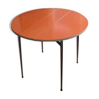 Table orange formica