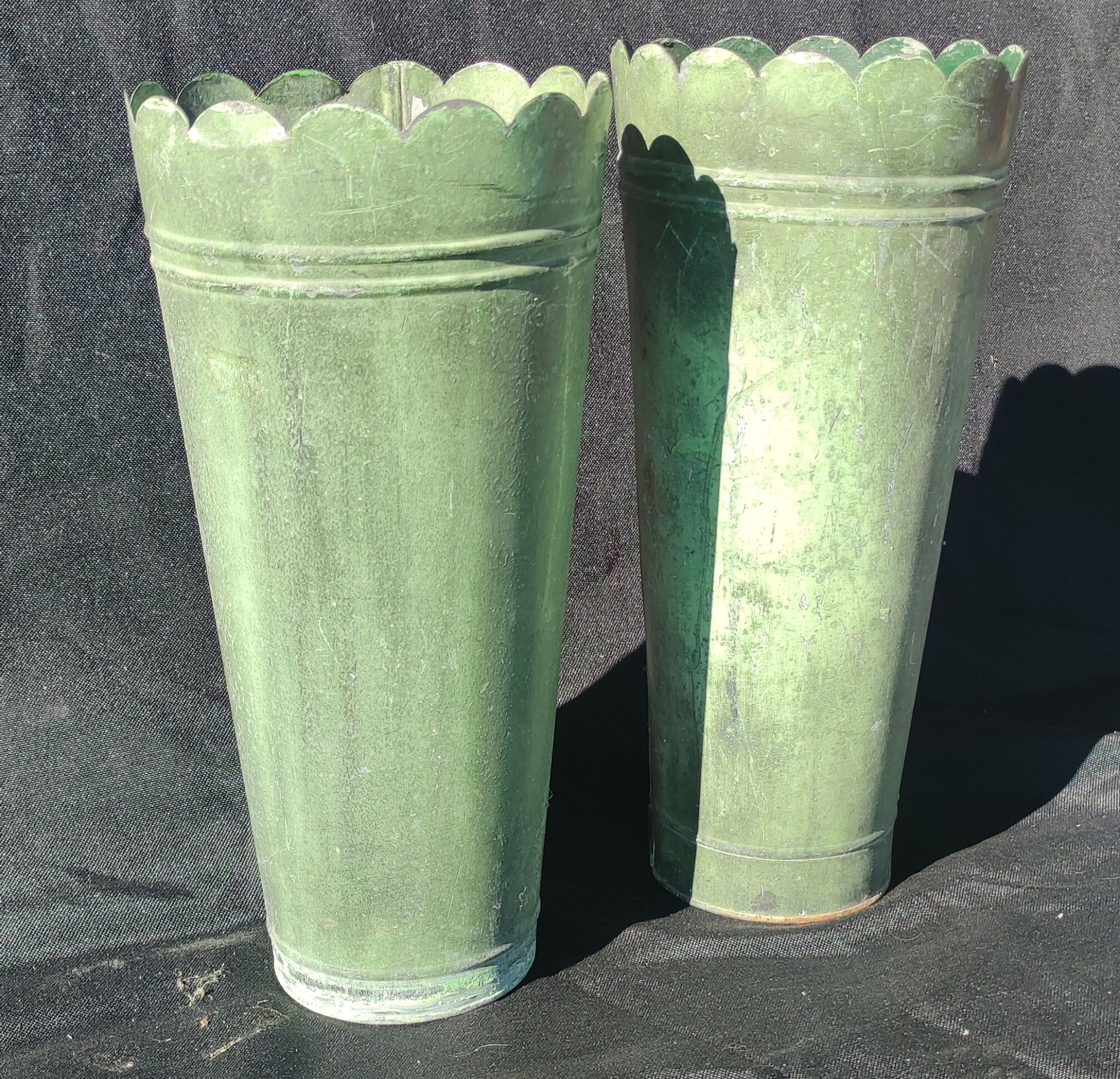 Lot 10 anciens pots de fleuriste en zinc
