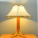 Lampe en bois avec abat-jour