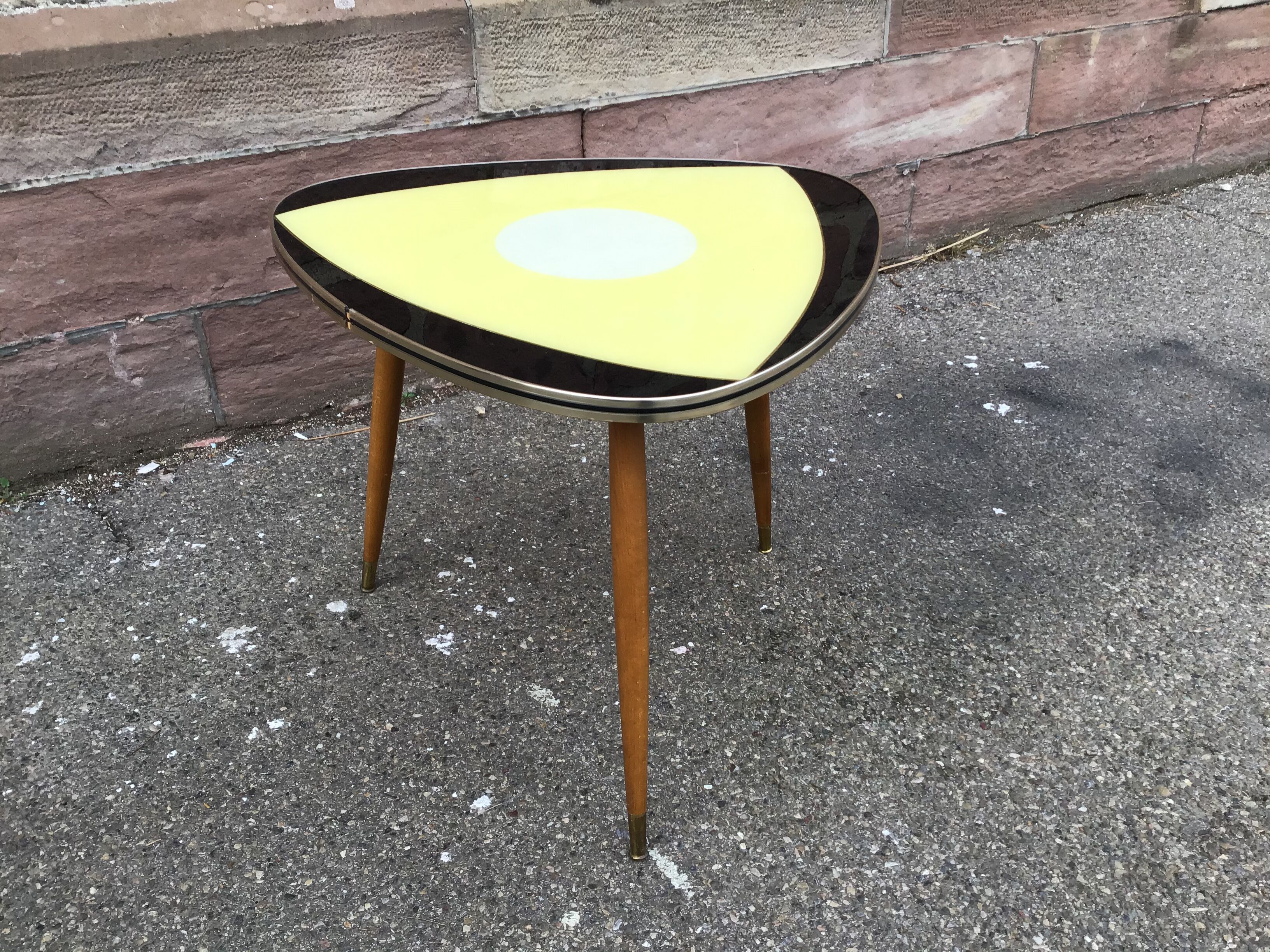vintage cocktail coffee table design 1960 Scandinavian tripod