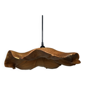 Medium pendant light in corrugated teak leaf (Medium D:50 H:20)