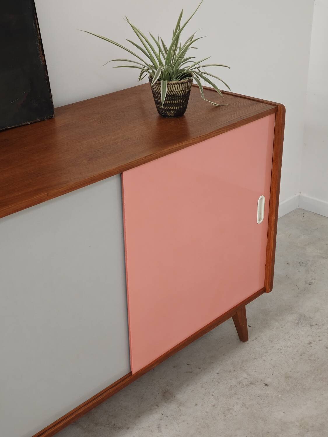 U-452 pink sideboard by Jiri Jiroutek for Interier Praha 1960