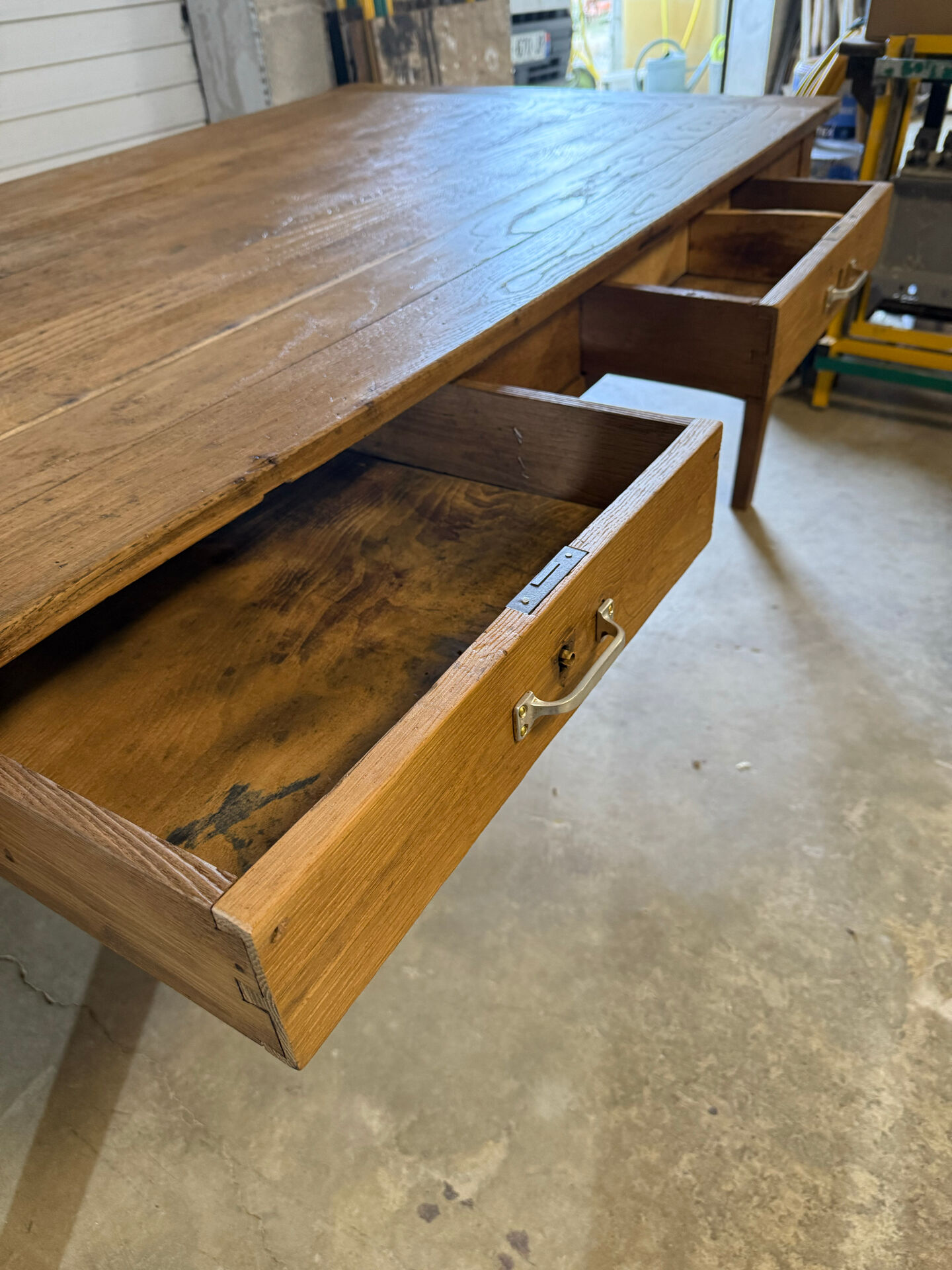 Farm table