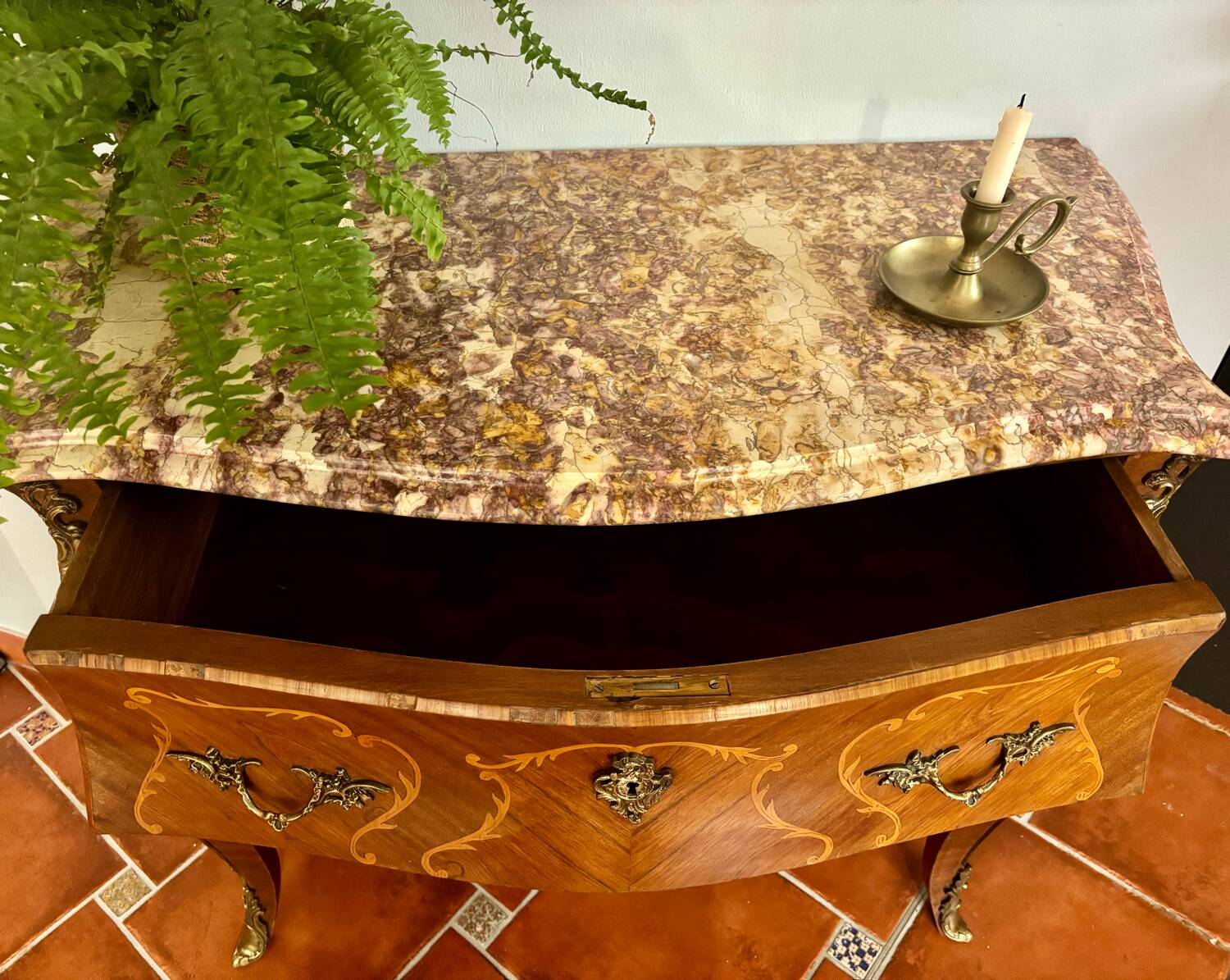 commode de style Louis XV