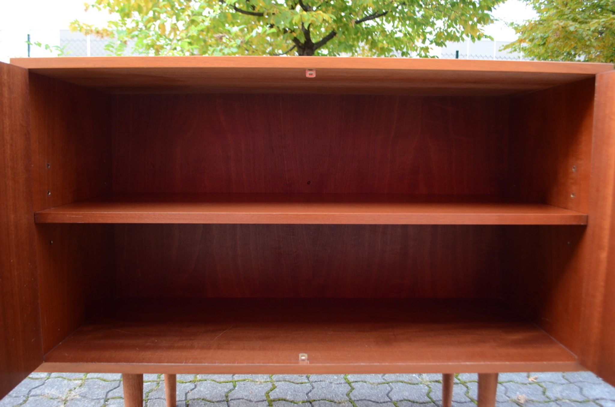 Buffet armoire en noyer