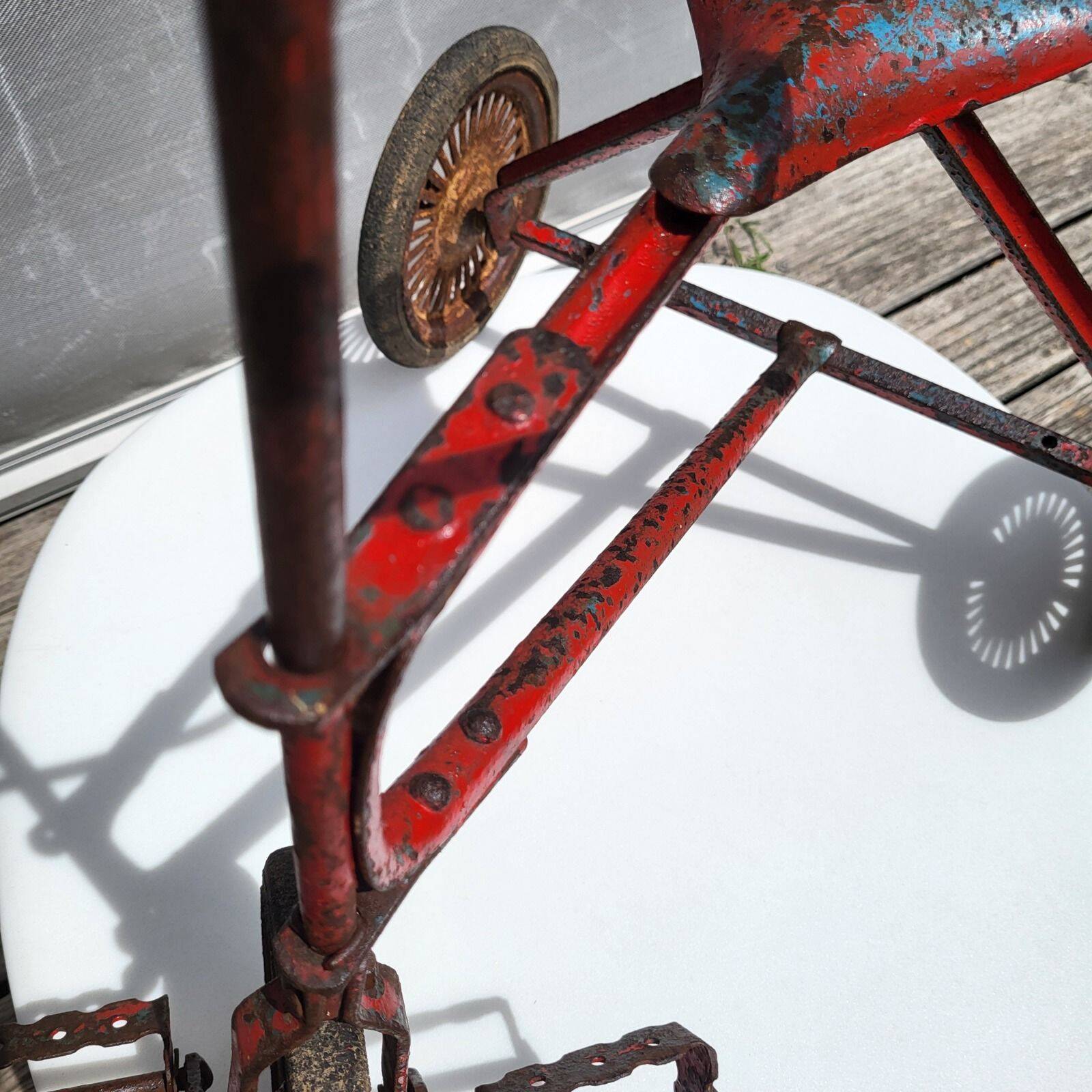 Tricycle enfant métal riveté 1920 • Style urbex