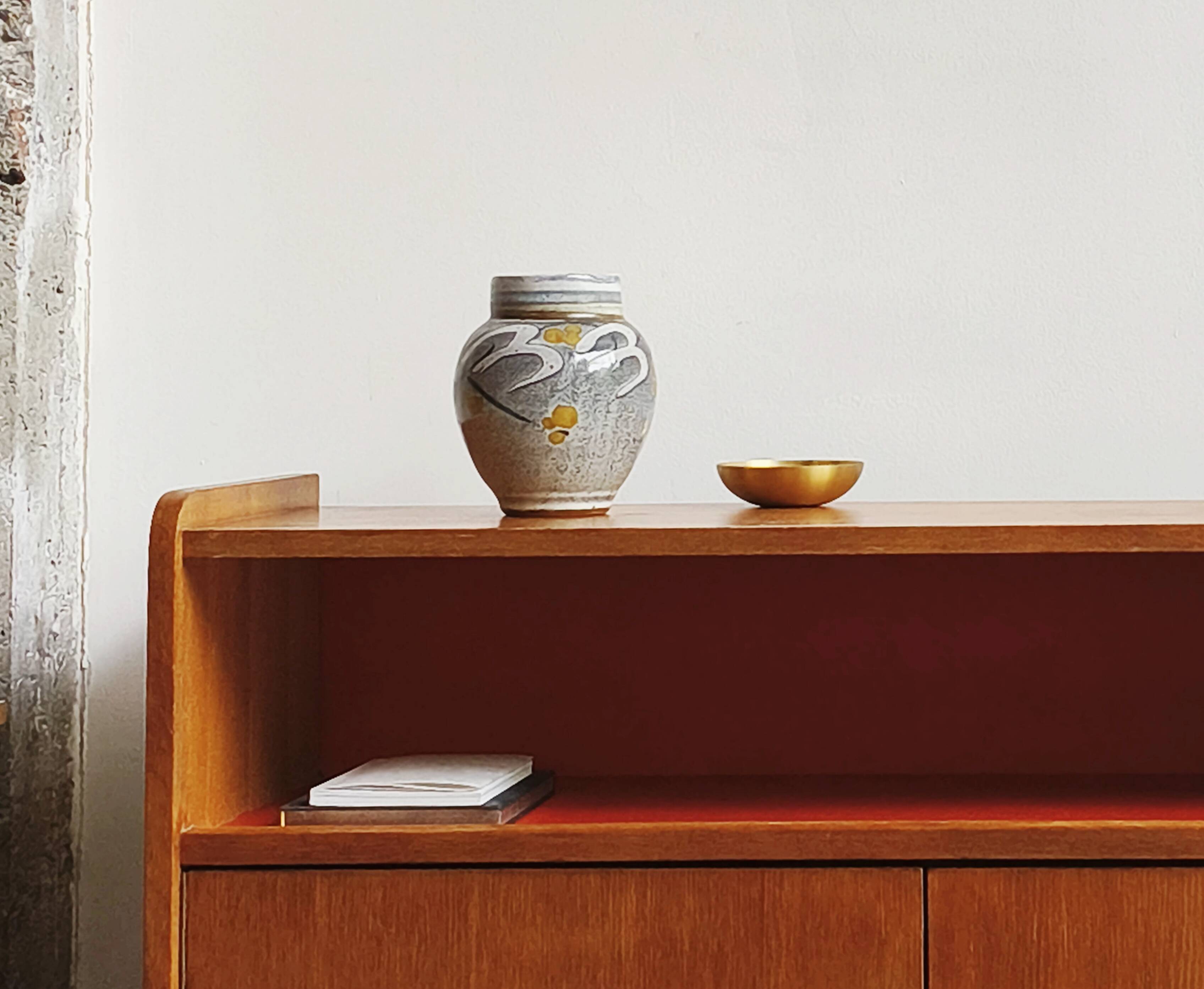 Meuble bas moderniste buffet bibliothèque vitrine  1960 / 70s