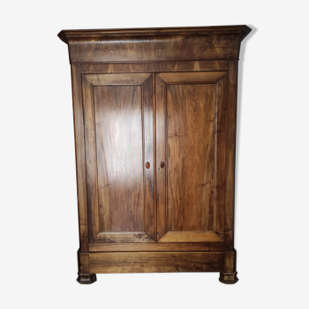 Ancienne armoire en bois de noyer avec chapeau et 2 portes tiroirs