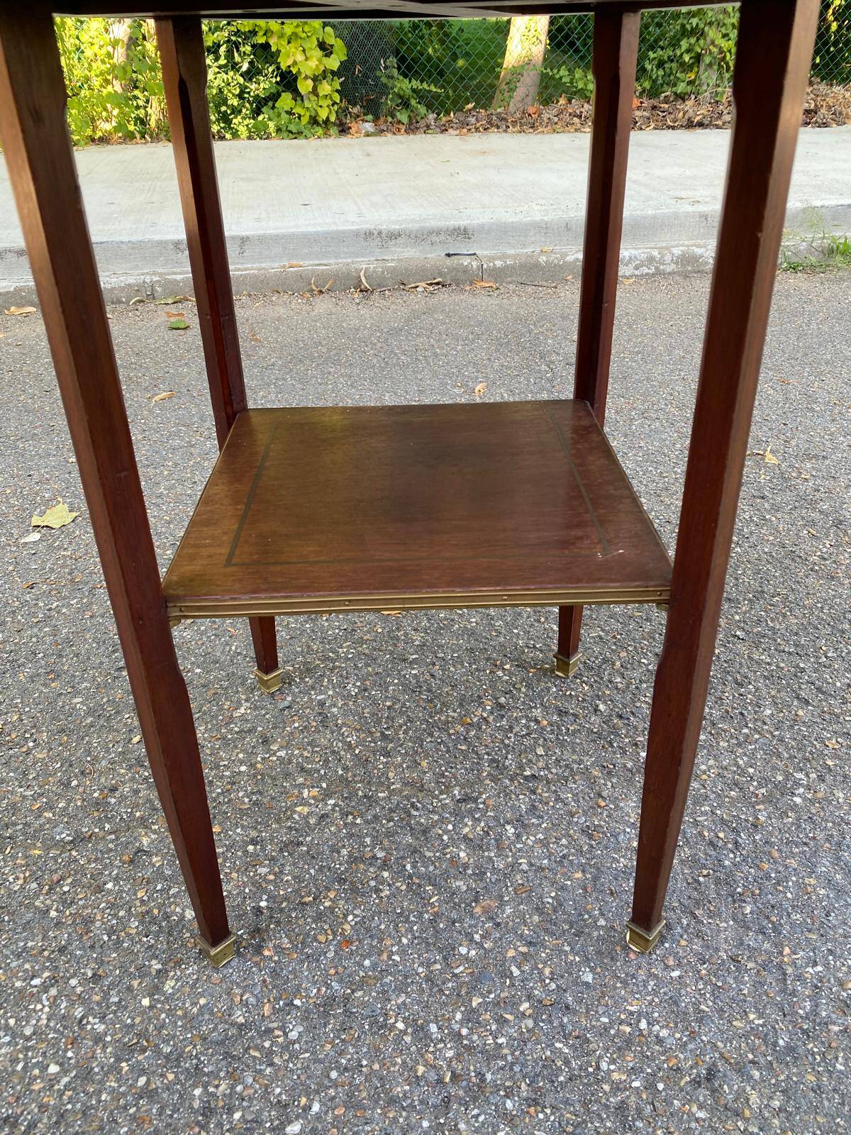 Louis XVI swiveling stand in solid wood from the 19th century