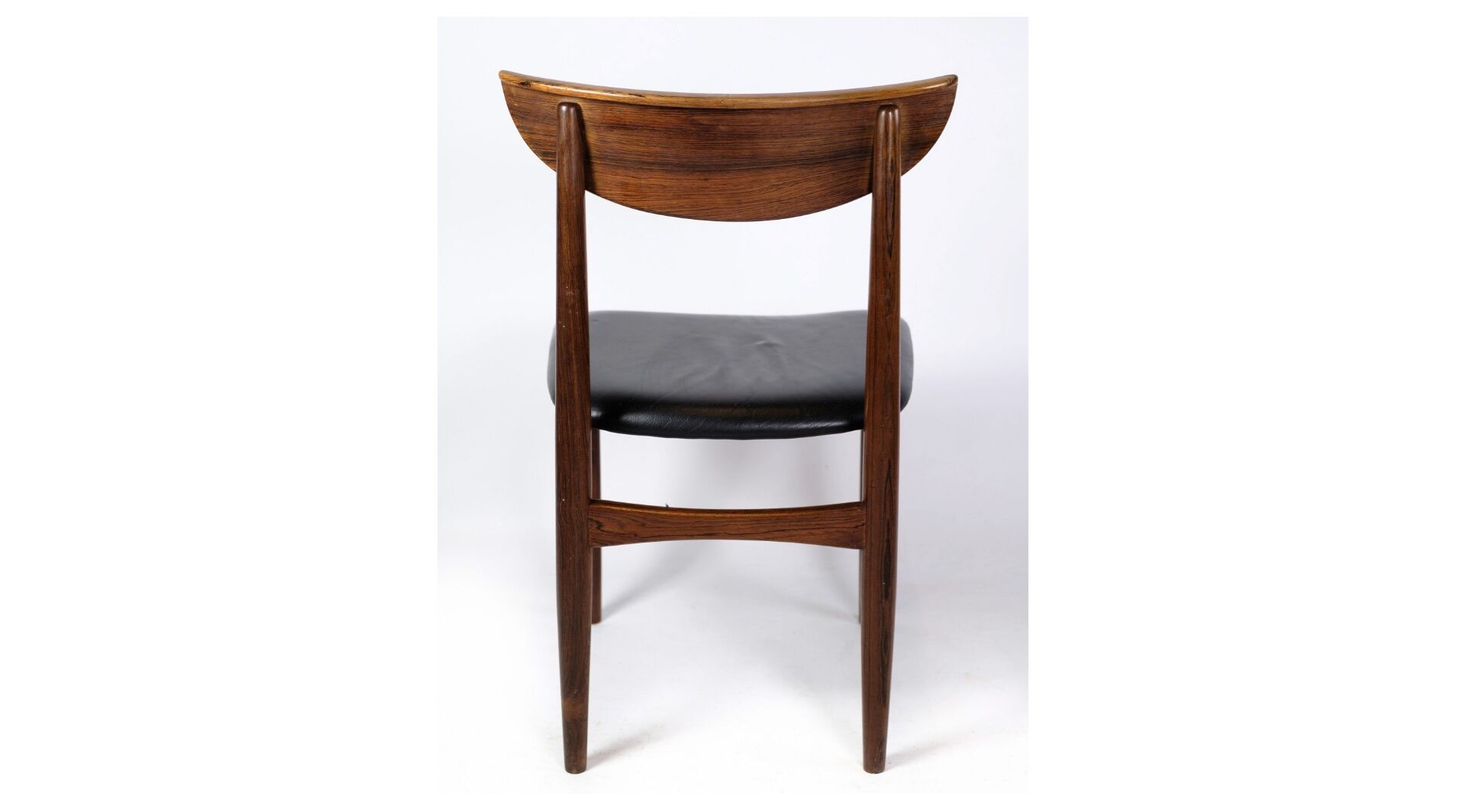 Set of Six Dining Table Chairs of Danish Design in Rosewood with Black Leather