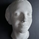 Plaster head: The drowned of the Seine