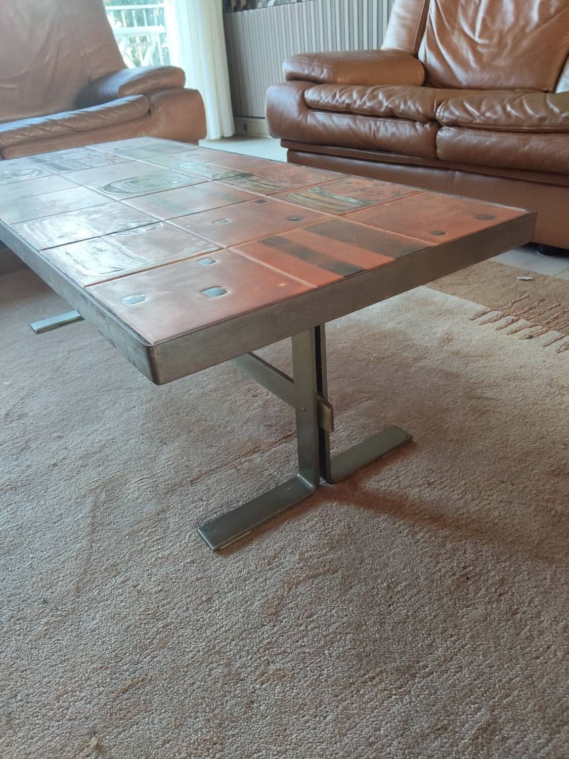 Table basse vintage en céramique – motif drakkar – design années 70