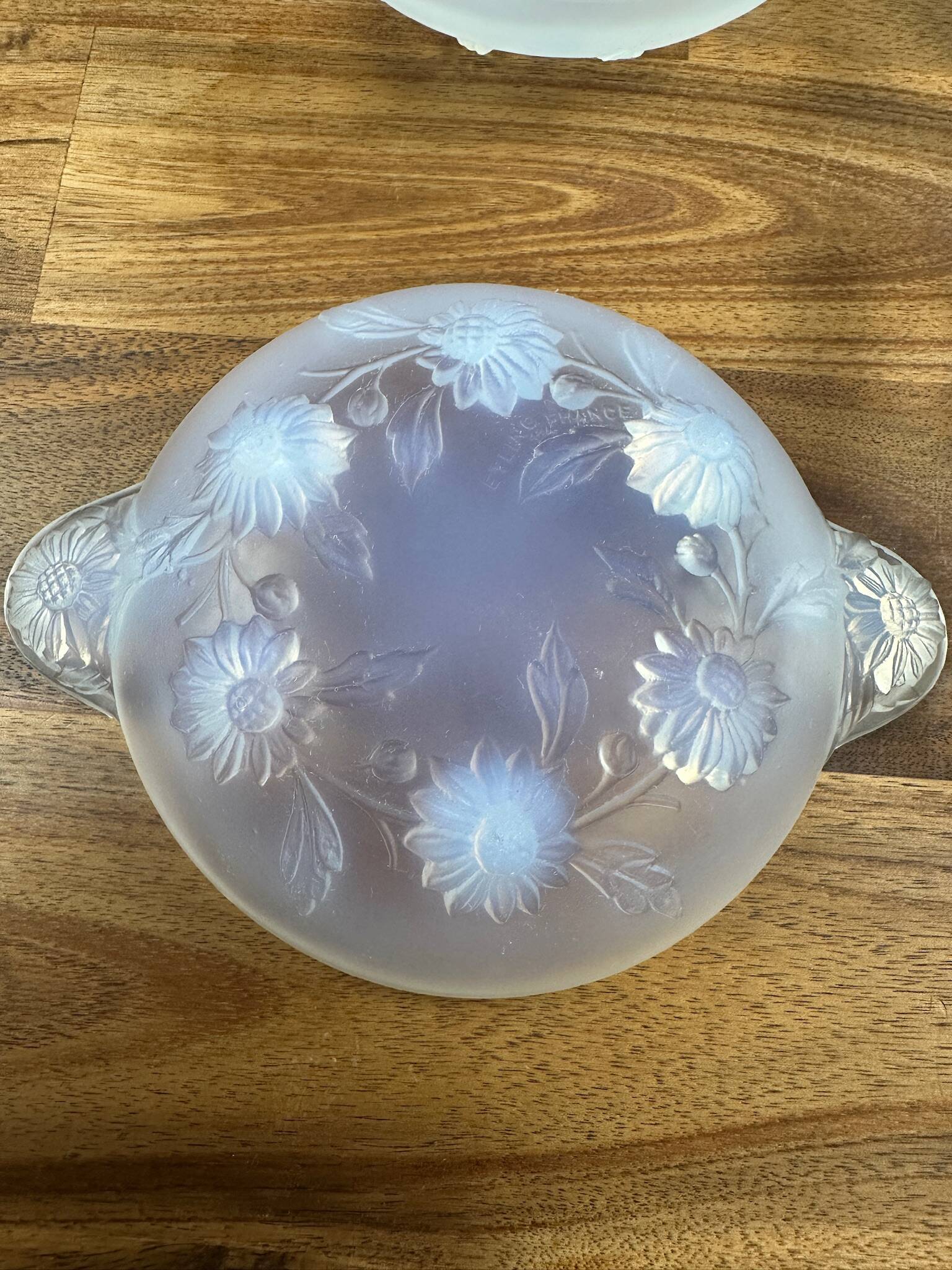Set of 4 Art Deco bowls model DAHLIA – moulded glass signed ETLING