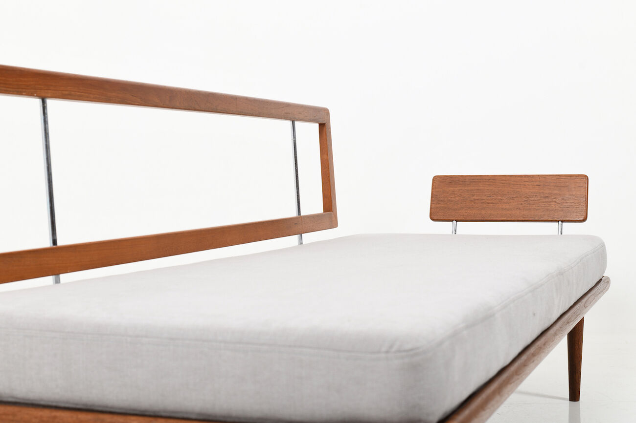 Daybed 'Minerva' en teck de Peter Hvidt - Orla Mølgaard Nielsen