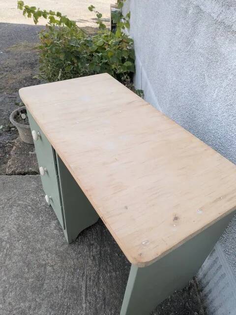 Child's desk