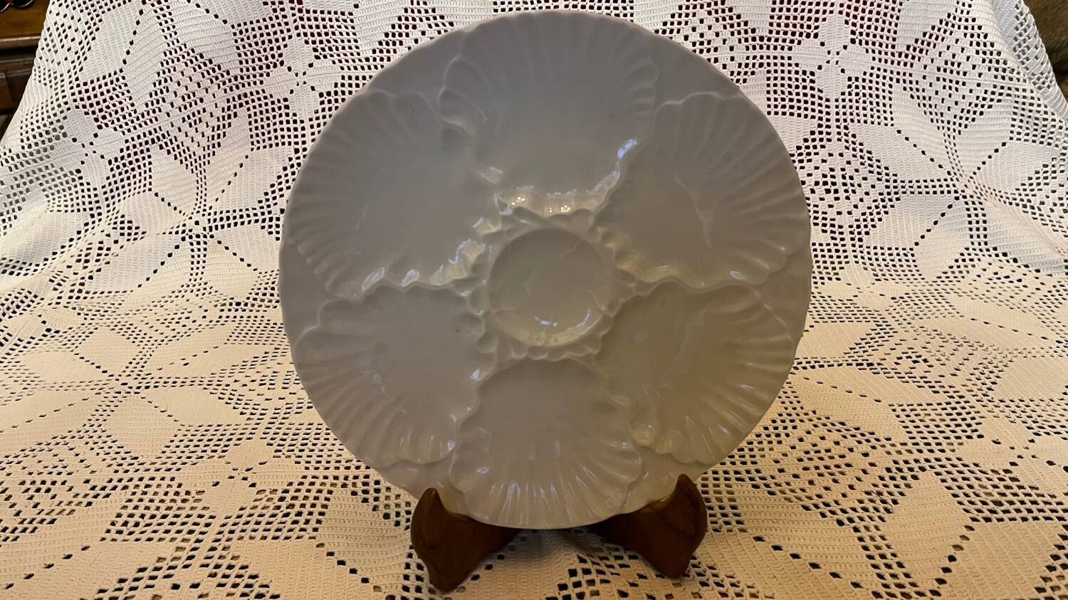 Set of 6 vintage oyster plates