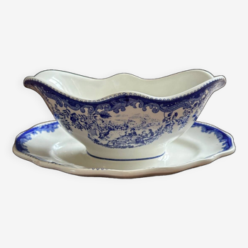 Saucière en porcelaine de Lunéville