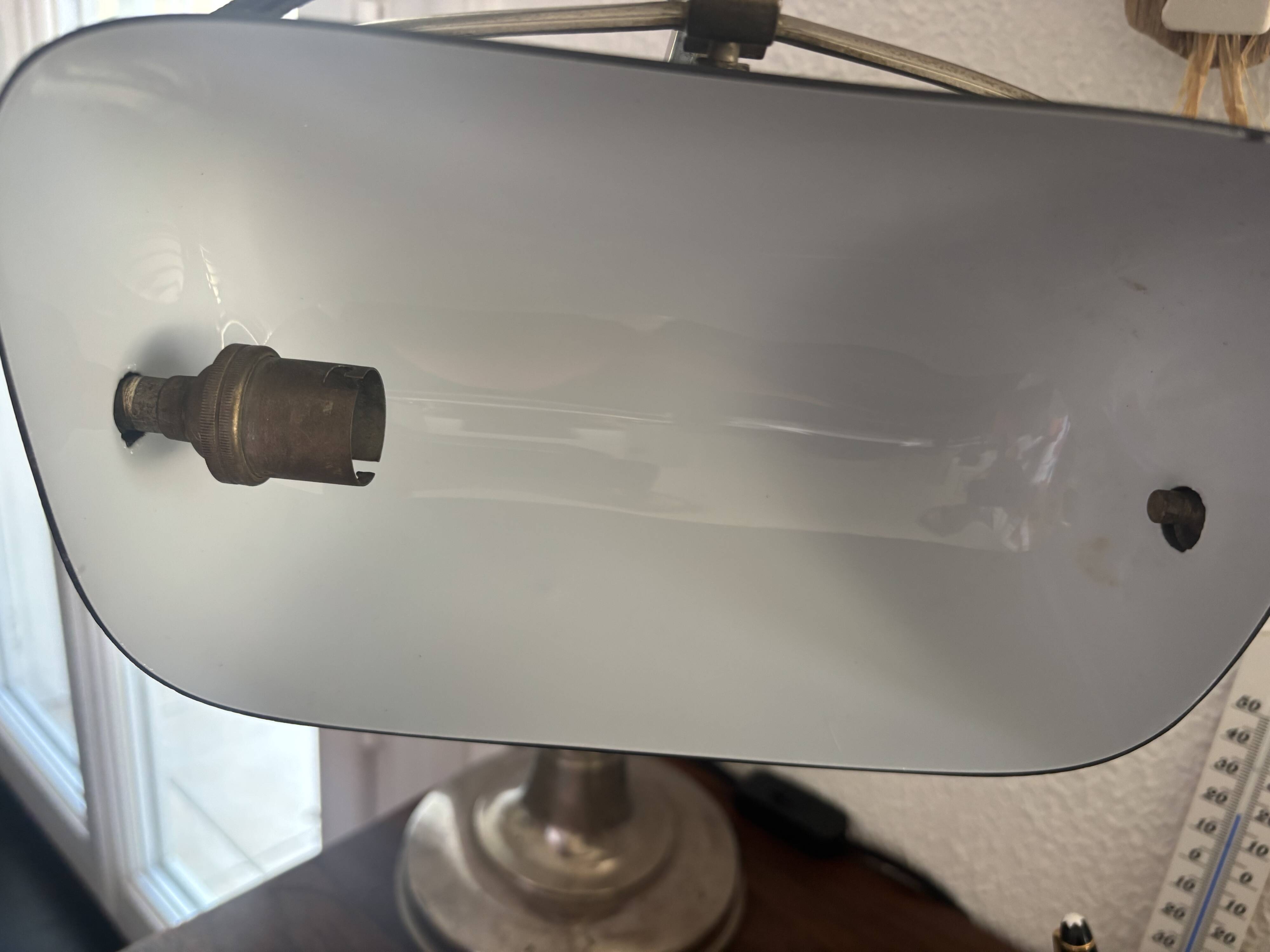 Lampe vintage 1930 Pirouett Art Déco opaline noire - 45 cm