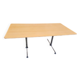USM Kitos design table