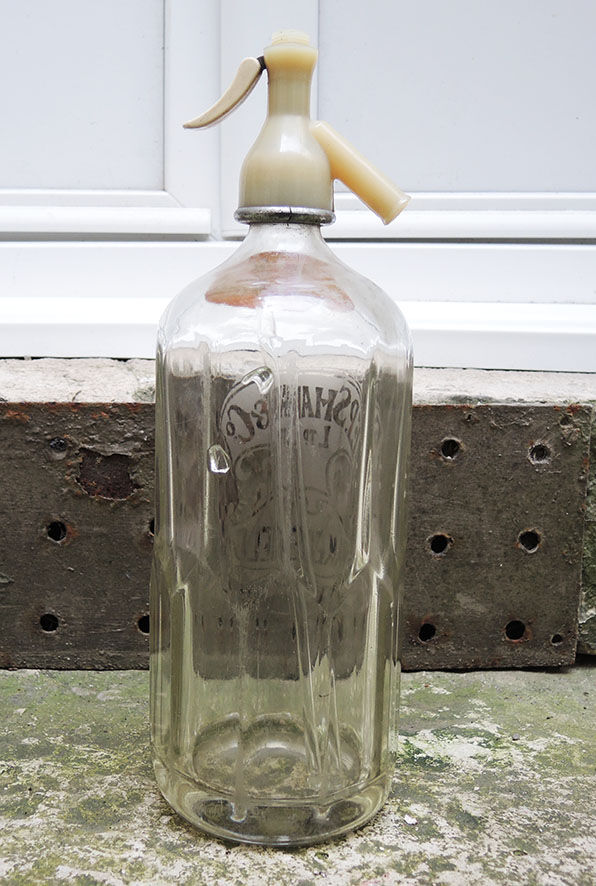 Old transparent glass siphon: EP. Shaw & Co Ltd – Wakefield