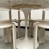 Florence Knoll round table, marble top and tulip base, circa 1960, Eero Saarinen