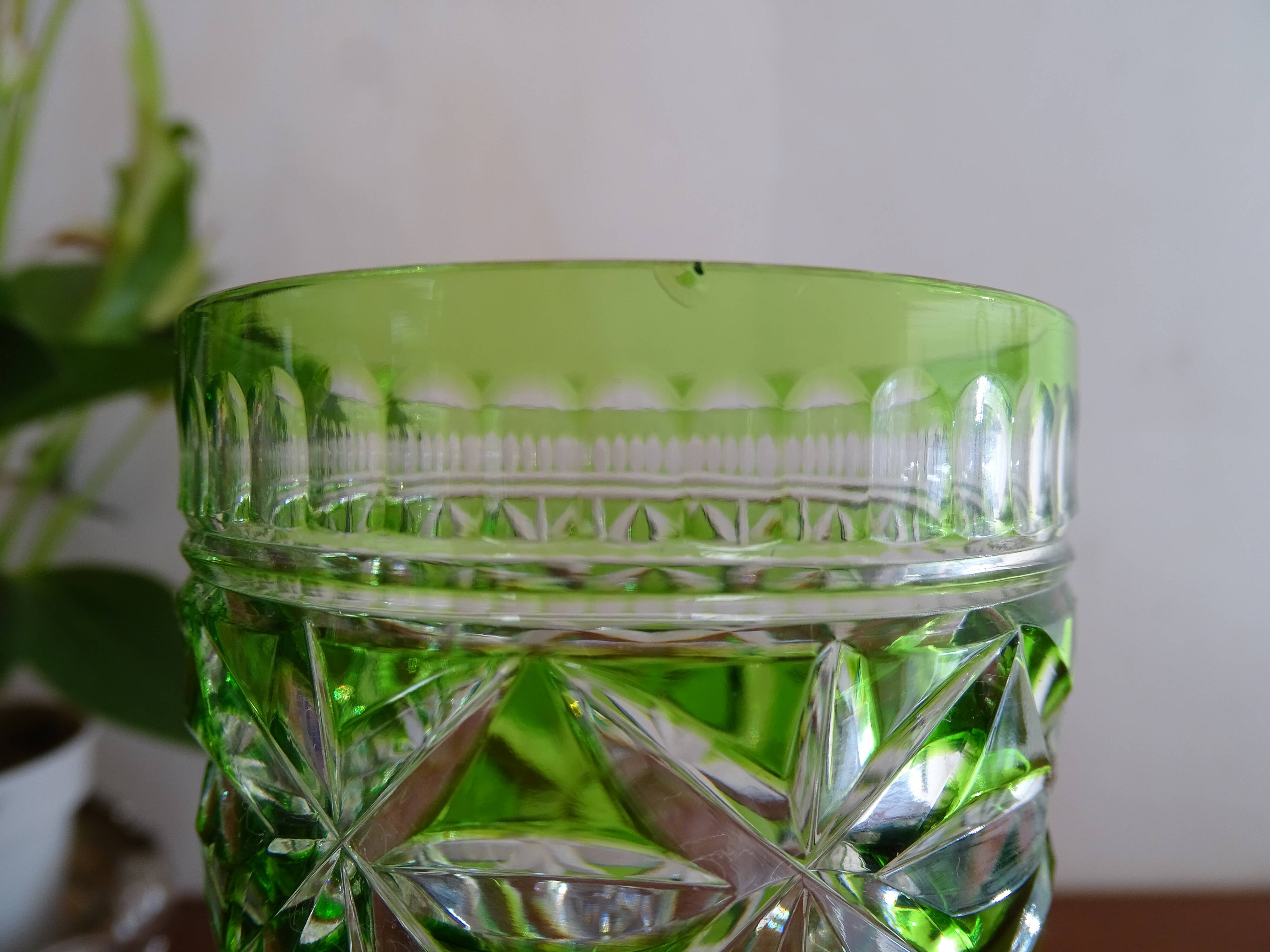 6 glasses of Bohemian crystal wine colored feet stars