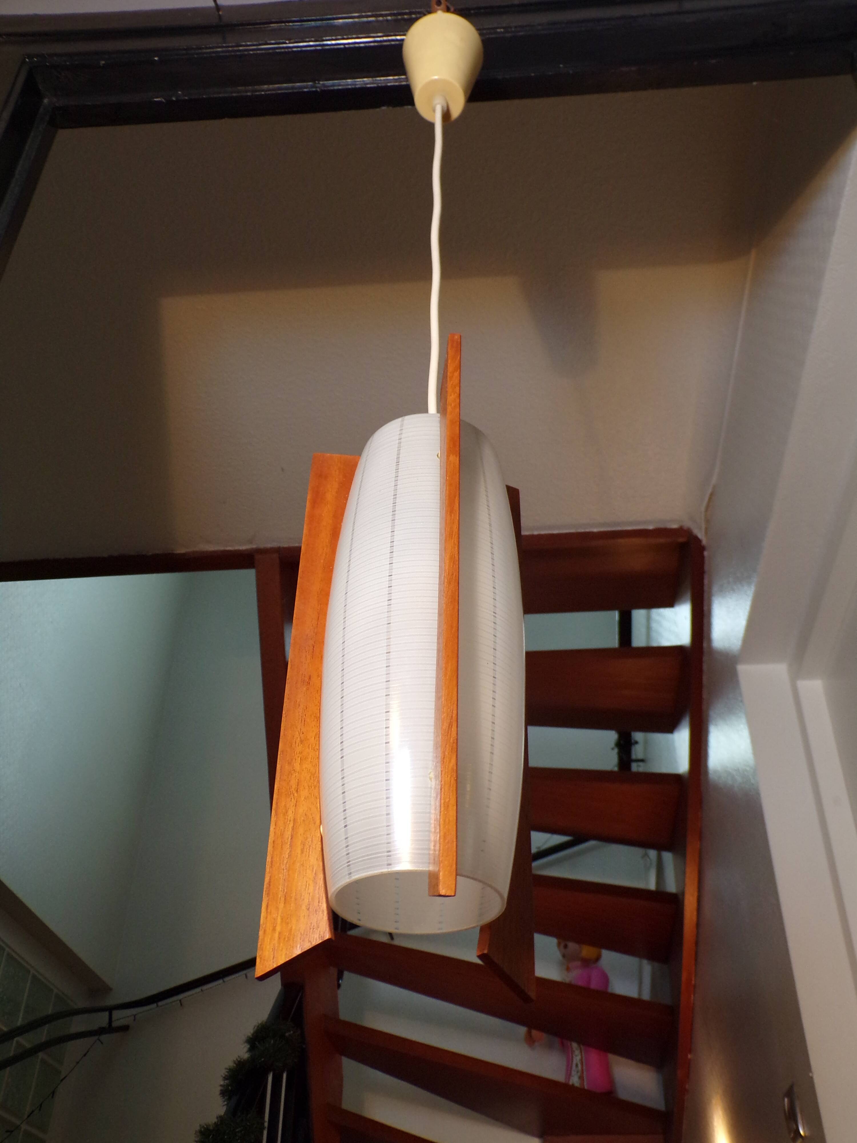 Suspension scandinave verre et teck
