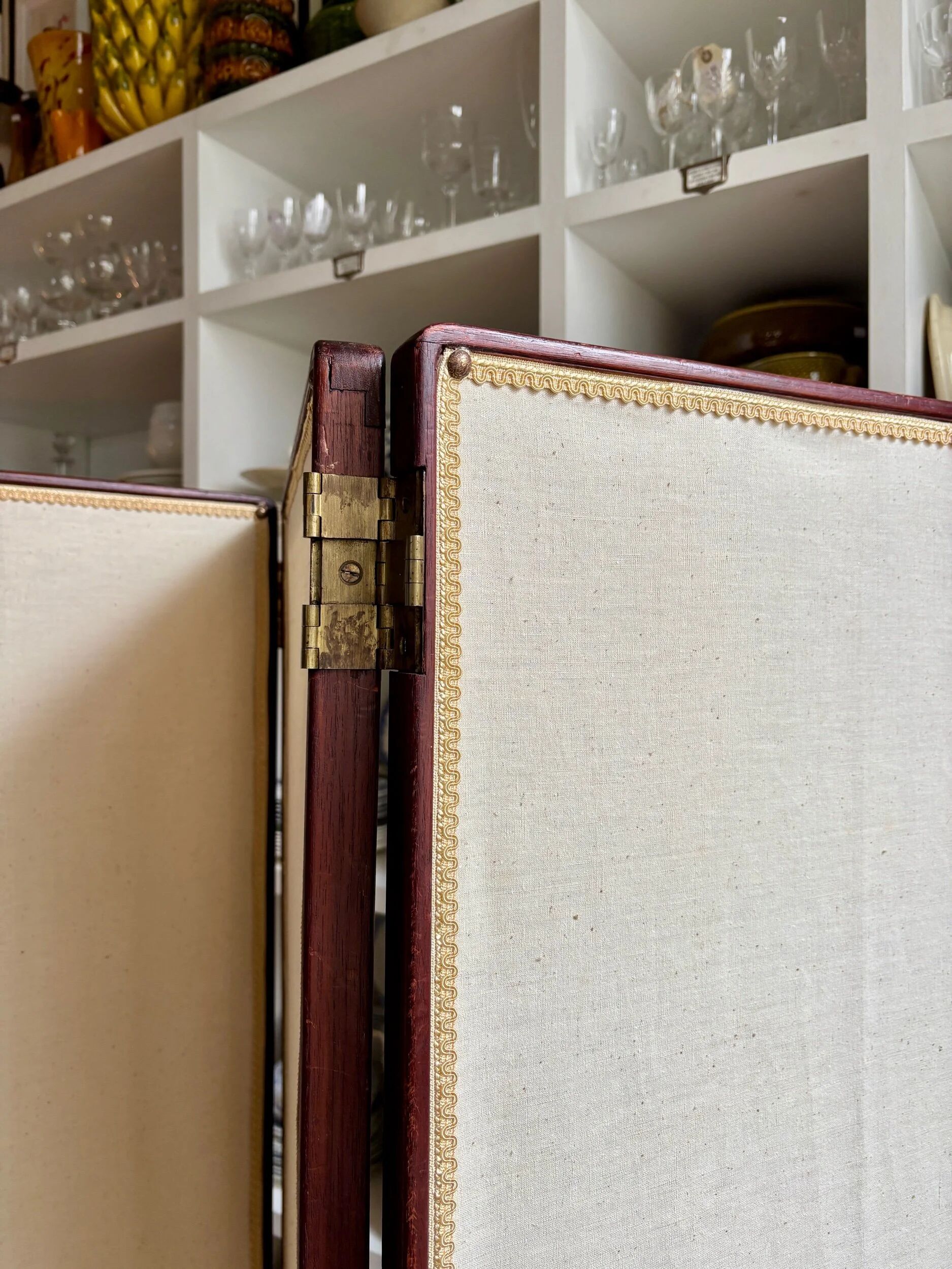 4-panel screen in dark wood and beige cotton
