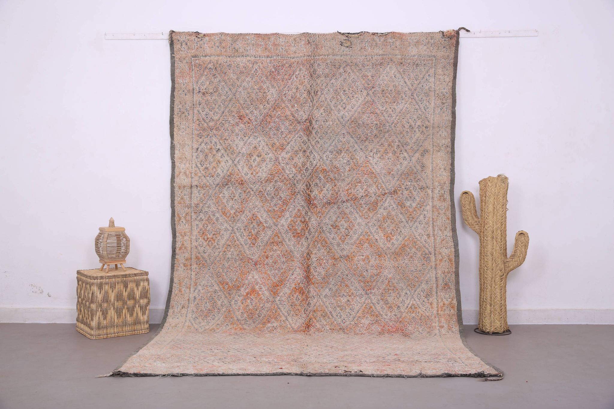 Pale Vintage Moroccan Rug 197 x 306 cm, Berber Wool Rug, Handmade Rug Boho