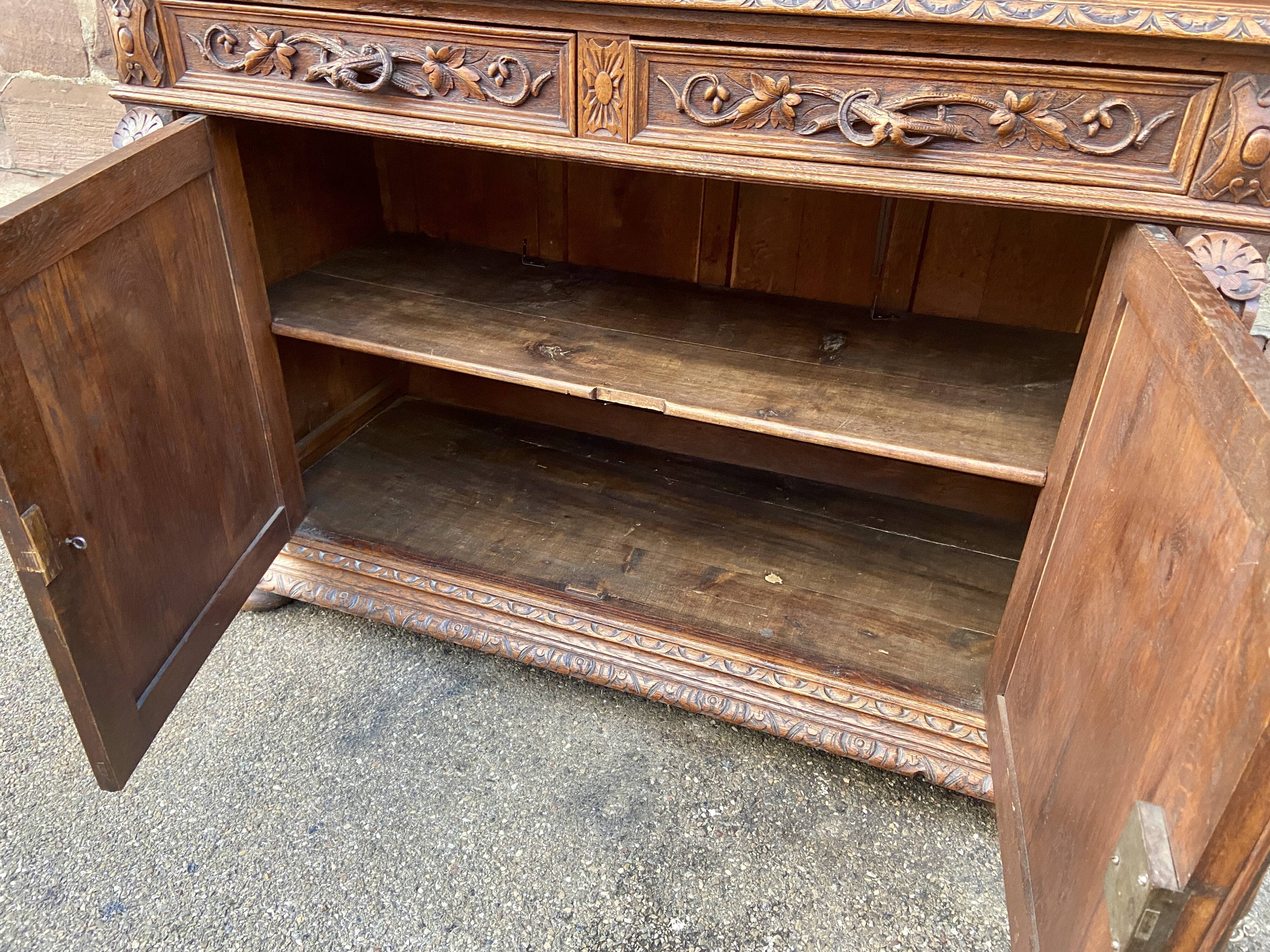 Hunting buffet style Louis XIII Renaissance XXth