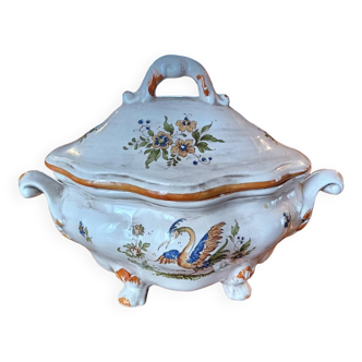 Small tureen