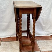 Oak wood table dimension: height -72cm- width -89cm- depth -31.5 to 89cm-