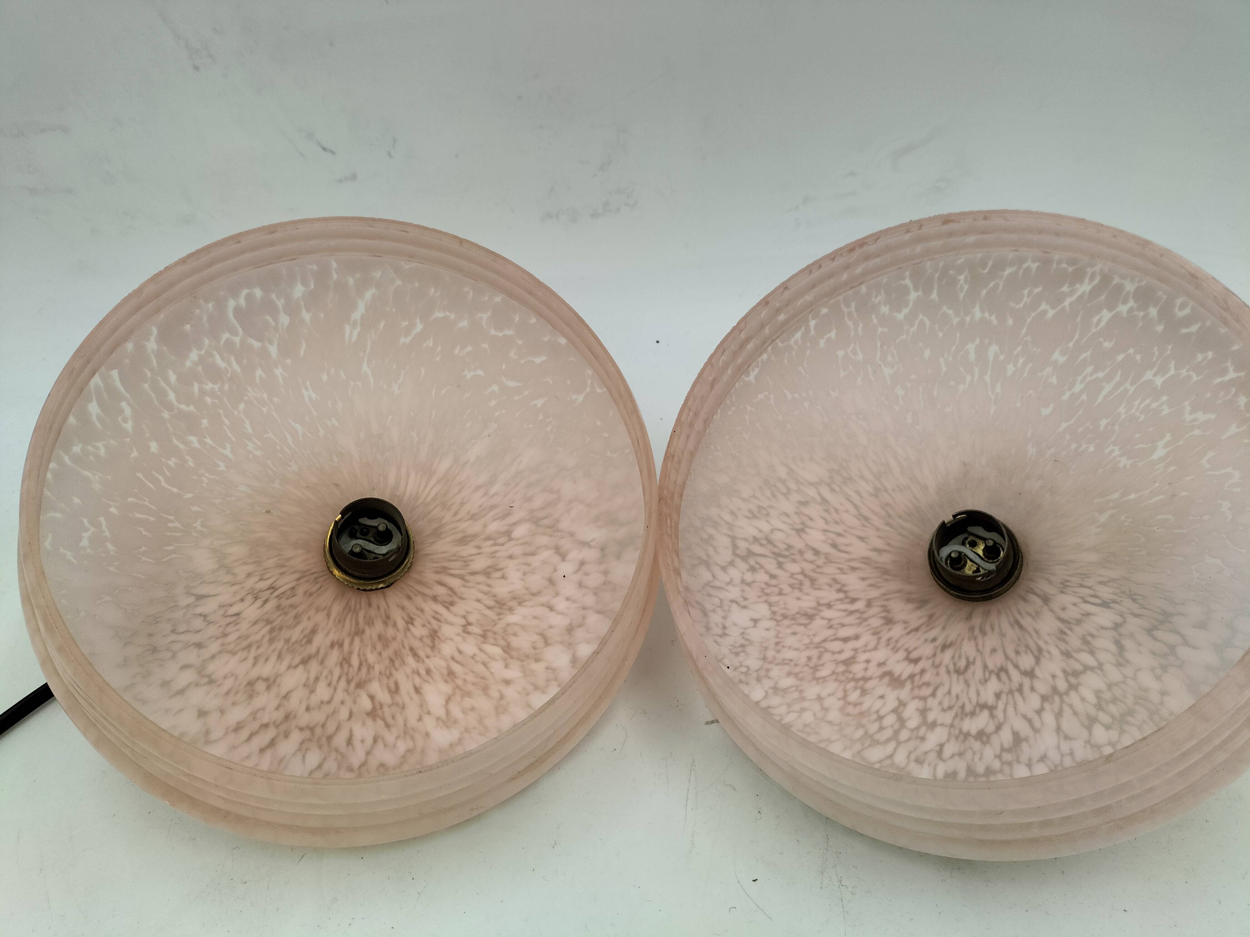 Paire de suspensions en opaline