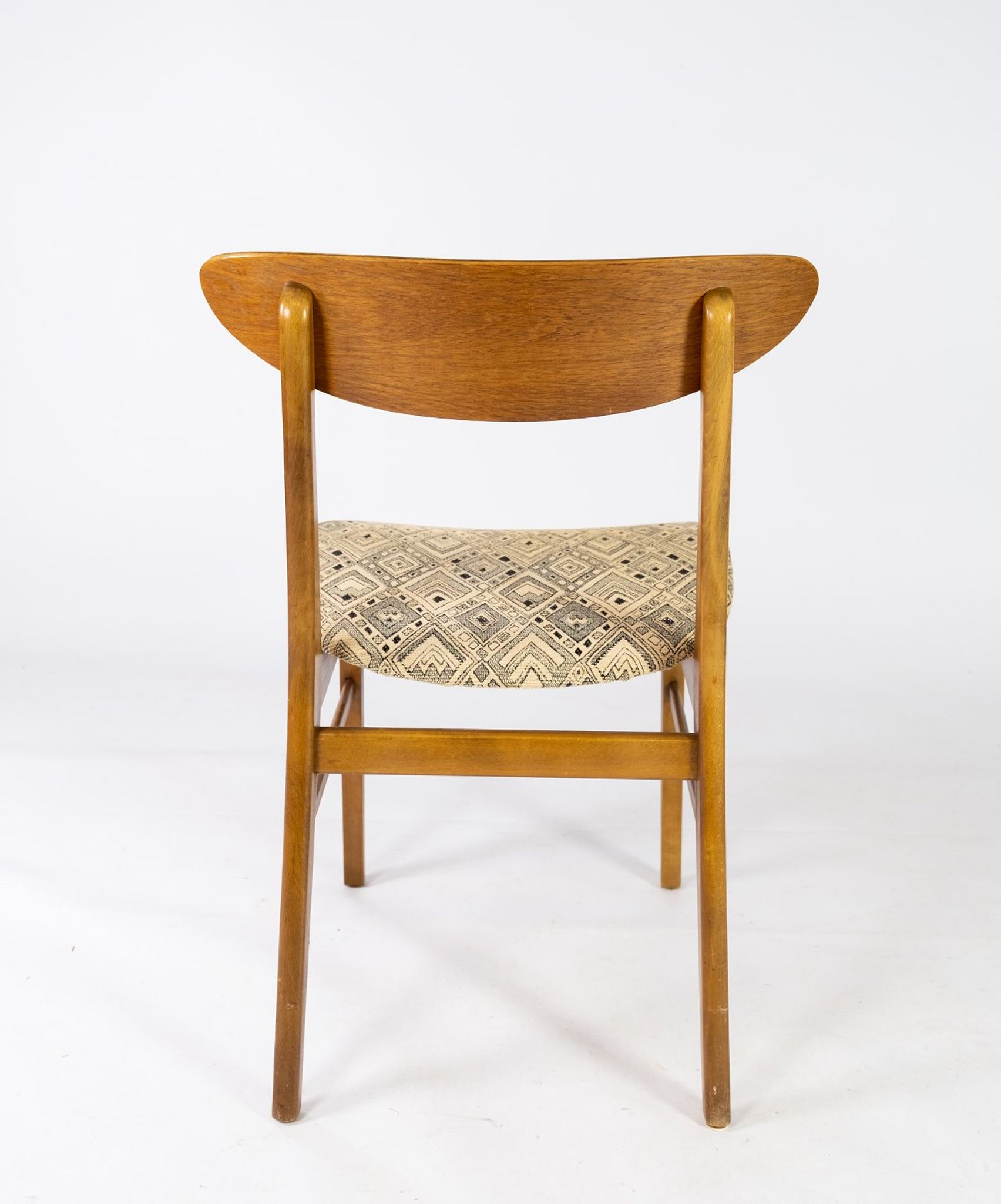 Set of six dining room chairs in teak and upholstered with light fabric, of danish design, 1960S