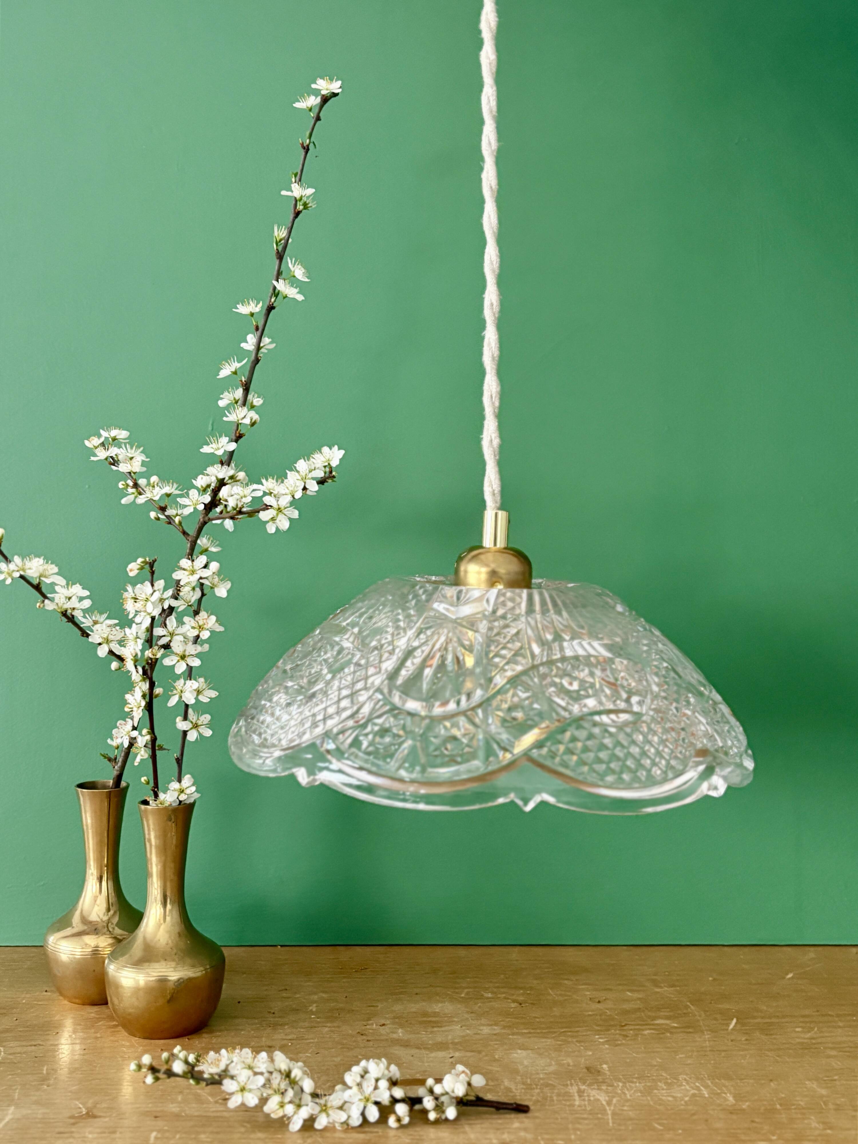 Suspension abat-jour vintage en verre travaillé - collection vaisselle -