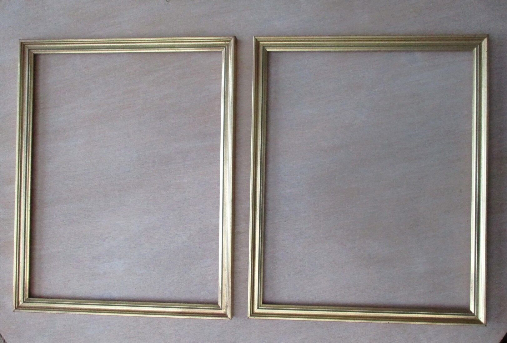 Deux cadres bois dorés vintage - pour sujet de 250 x 316 mm