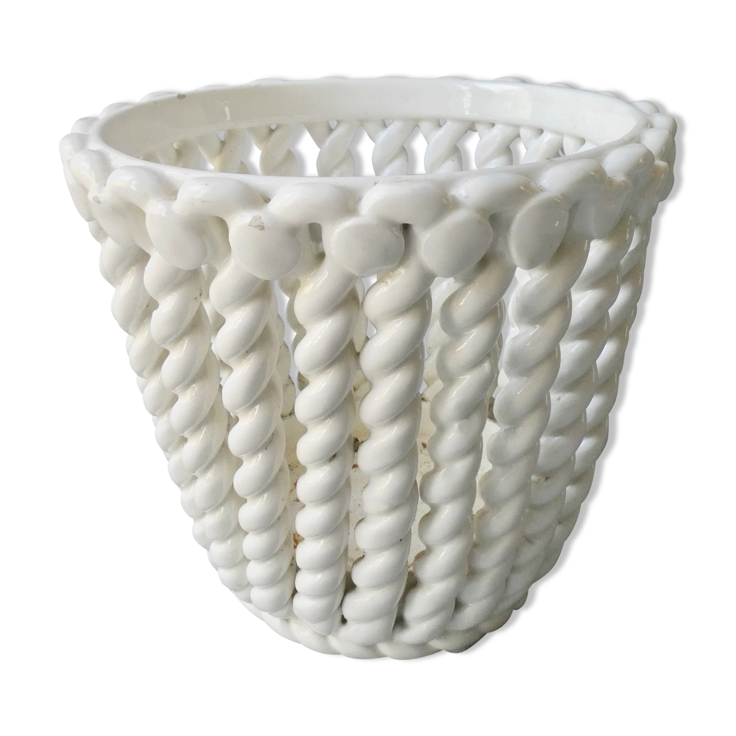 Openwork and braided ceramic pot cover