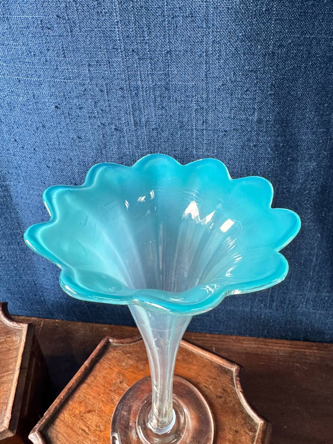 Pair of "tulip" soliflore vases in blue opaline glass – N period