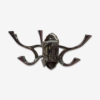 Chrome iron circular coat holder